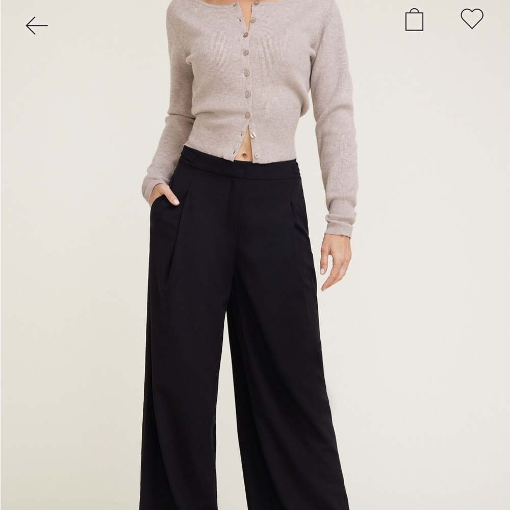 BNWT Elegant Pleated Black Wide-Leg Women's Pants